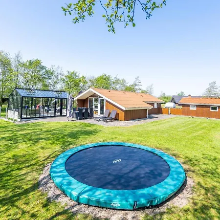 4 Person In Hemmet-by Traum Hemmet