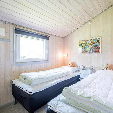 4 Person In Hemmet-by Traum Hemmet