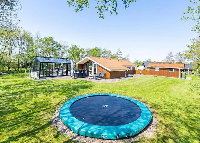 4 Person In Hemmet-by Traum Hemmet