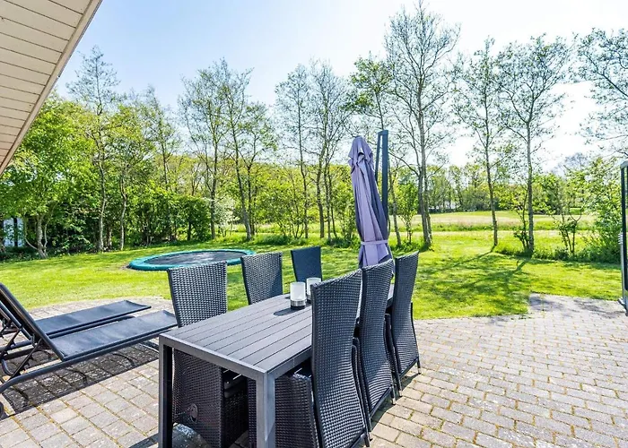 4 Person In Hemmet-by Traum * Hemmet