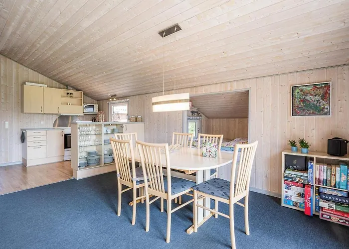 4 Person In Hemmet-by Traum * Hemmet