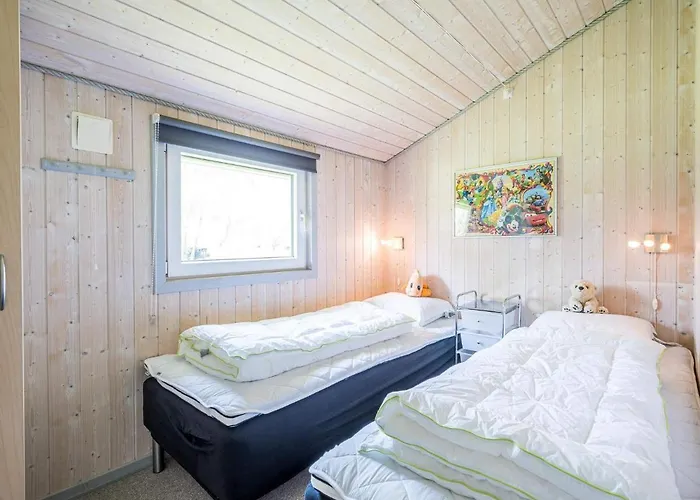 4 Person In Hemmet-by Traum Hemmet